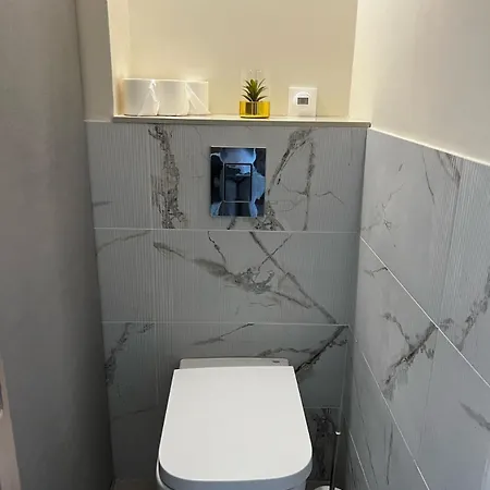 Agreable T2 Avec Terrasse Et Parking A - Car13365htr Apartman *